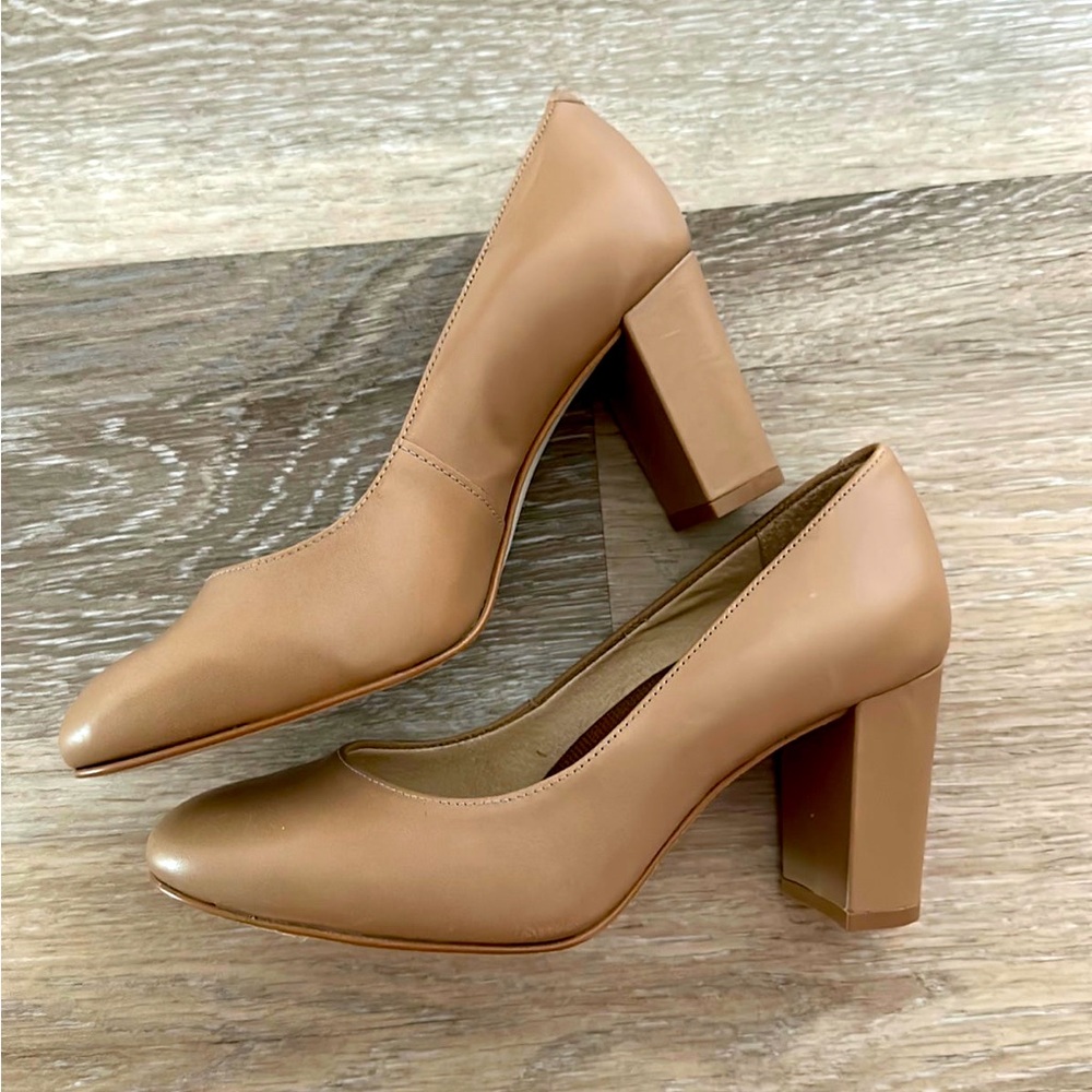 Nude heels size 7.5